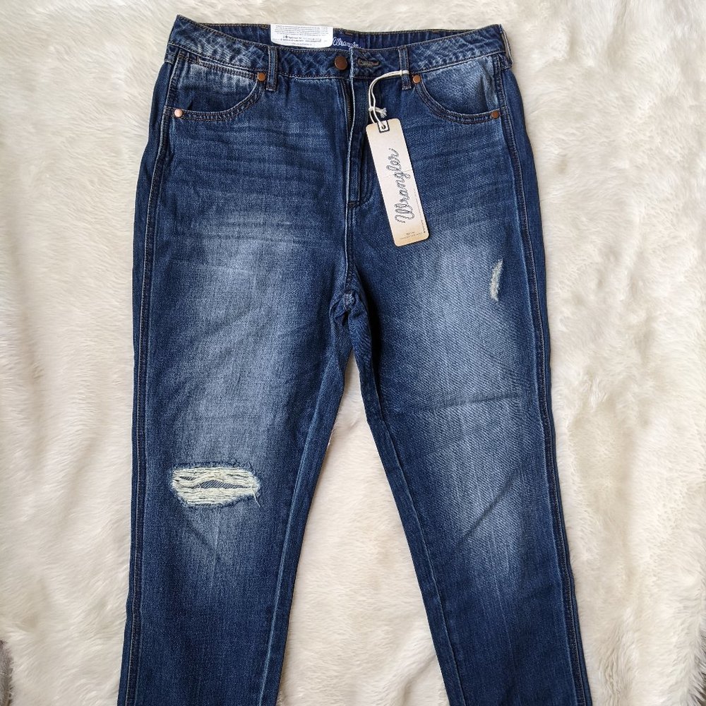 NWT Wrangler Distressed Denim Jeans / Size 29x26